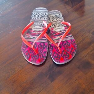 - Woman Hawaiians slippers